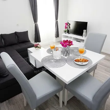 Apartman Marinela *